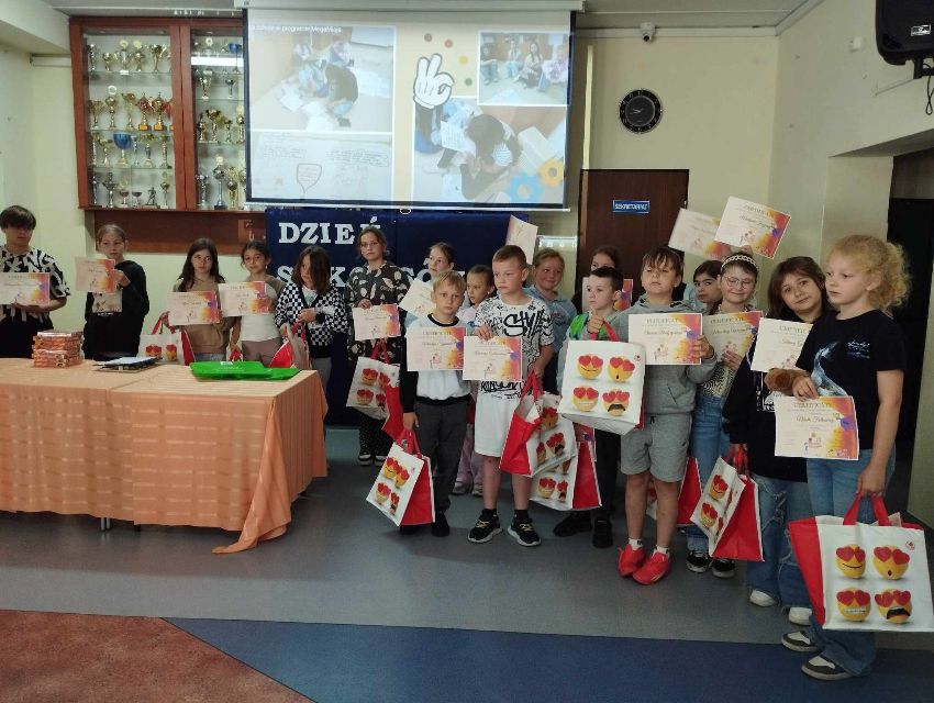 Dzieci z nagrodami Dzieci z nagrodami